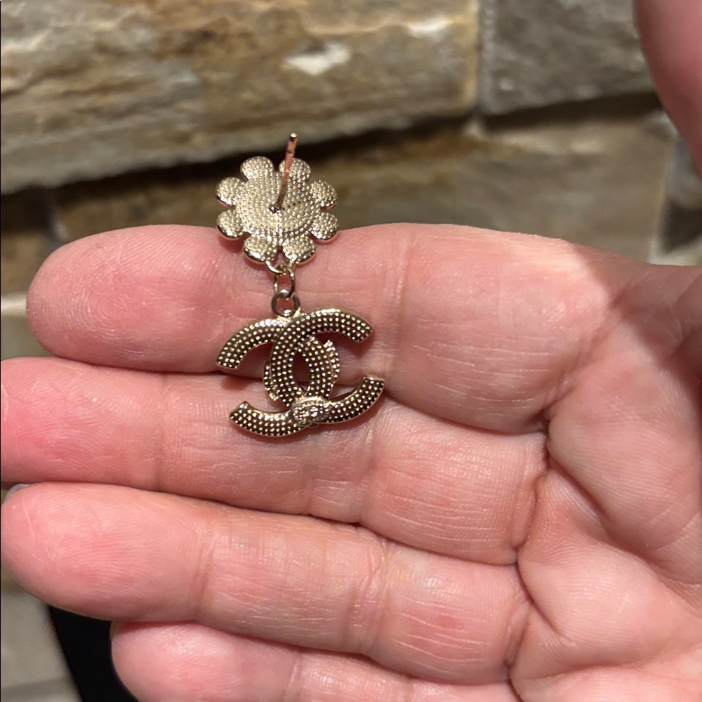 Gold Floral CC Pearl Earrings - Picture 2 of 5